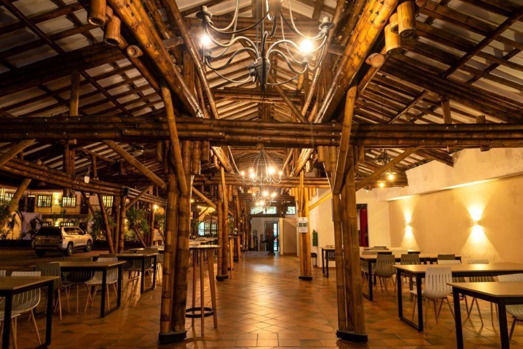 Hotel Vanguardia Natural El Cairo  Ngoại thất bức ảnh